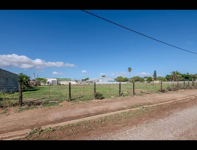 LAND FOR SALE IN RIVIERSONDEREND